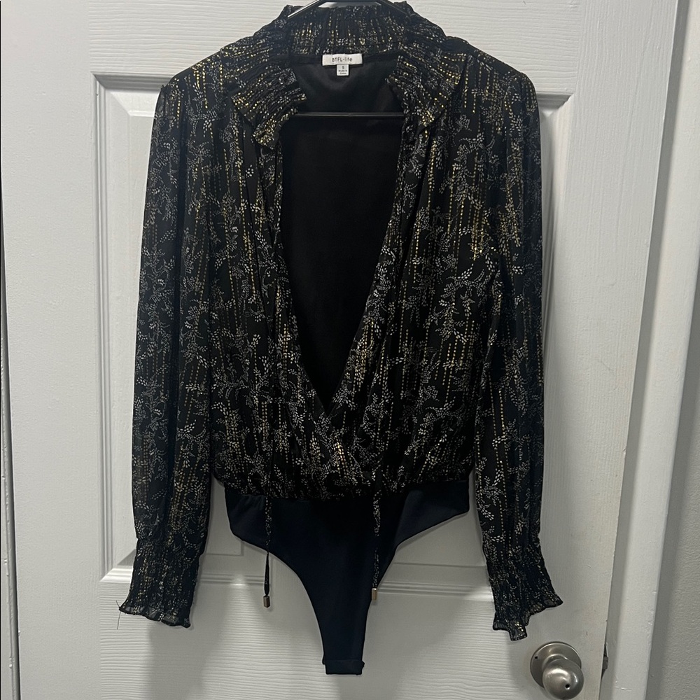 STYLE & CO Black and Gold Sparkle Plunge Bodysuit